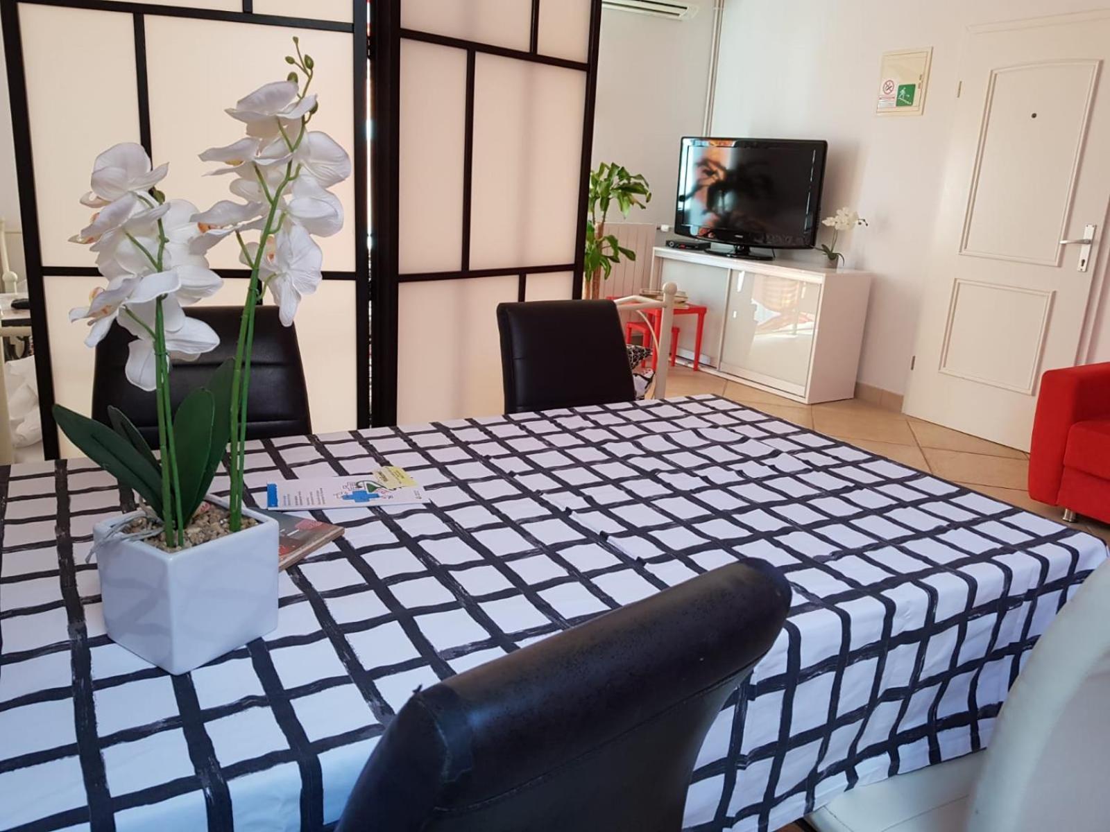 Trbovic Apartments Peaceful Stay With Free Parking, Pet-Friendly, And Bike Storage In أوماغ المظهر الخارجي الصورة
