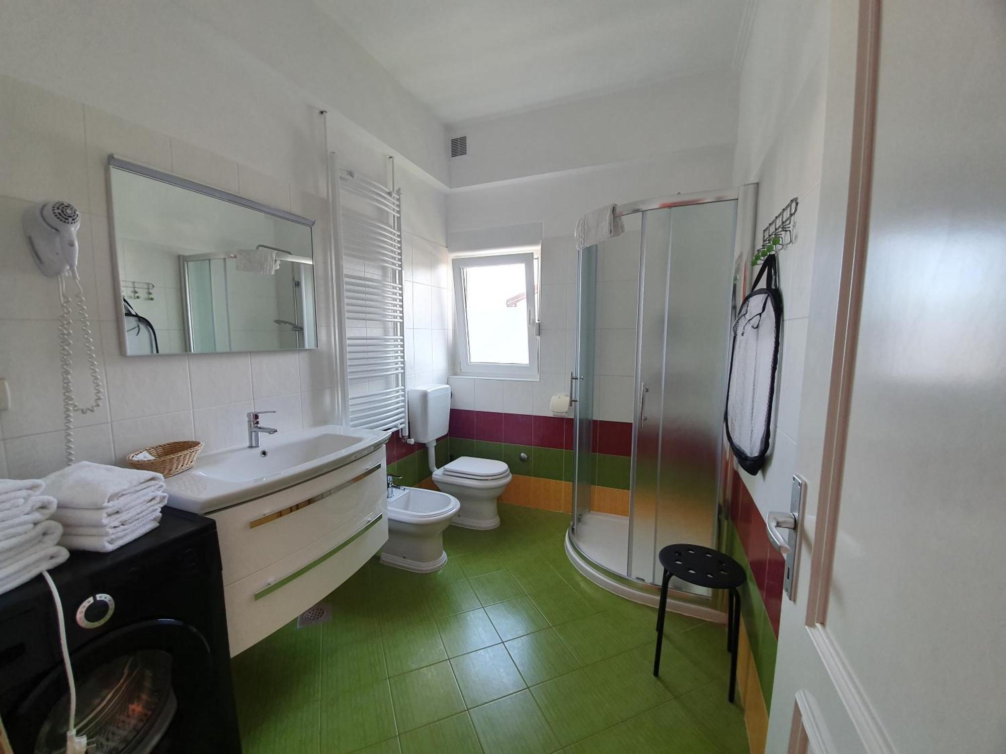 Trbovic Apartments Peaceful Stay With Free Parking, Pet-Friendly, And Bike Storage In أوماغ المظهر الخارجي الصورة