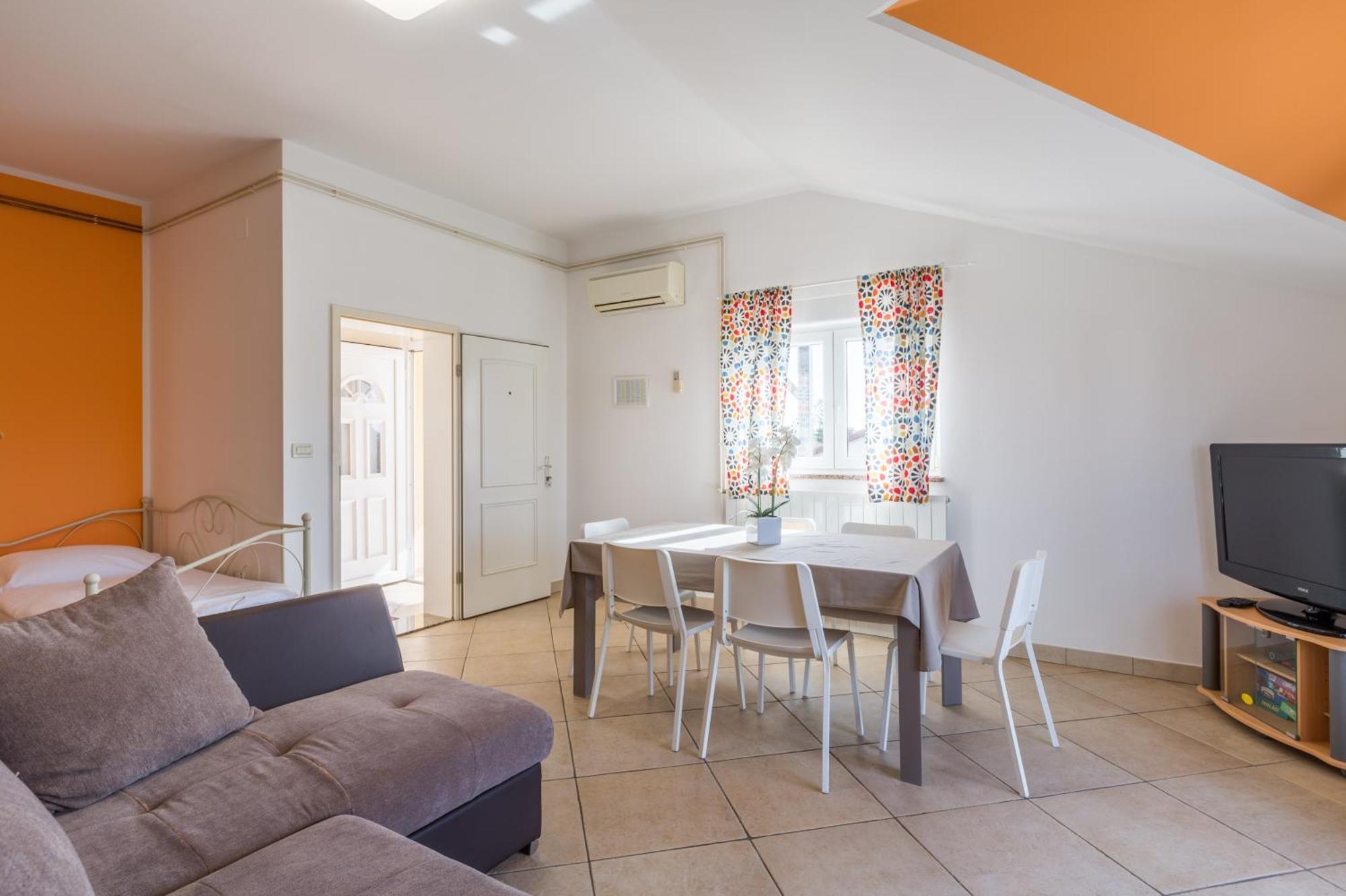 Trbovic Apartments Peaceful Stay With Free Parking, Pet-Friendly, And Bike Storage In أوماغ المظهر الخارجي الصورة