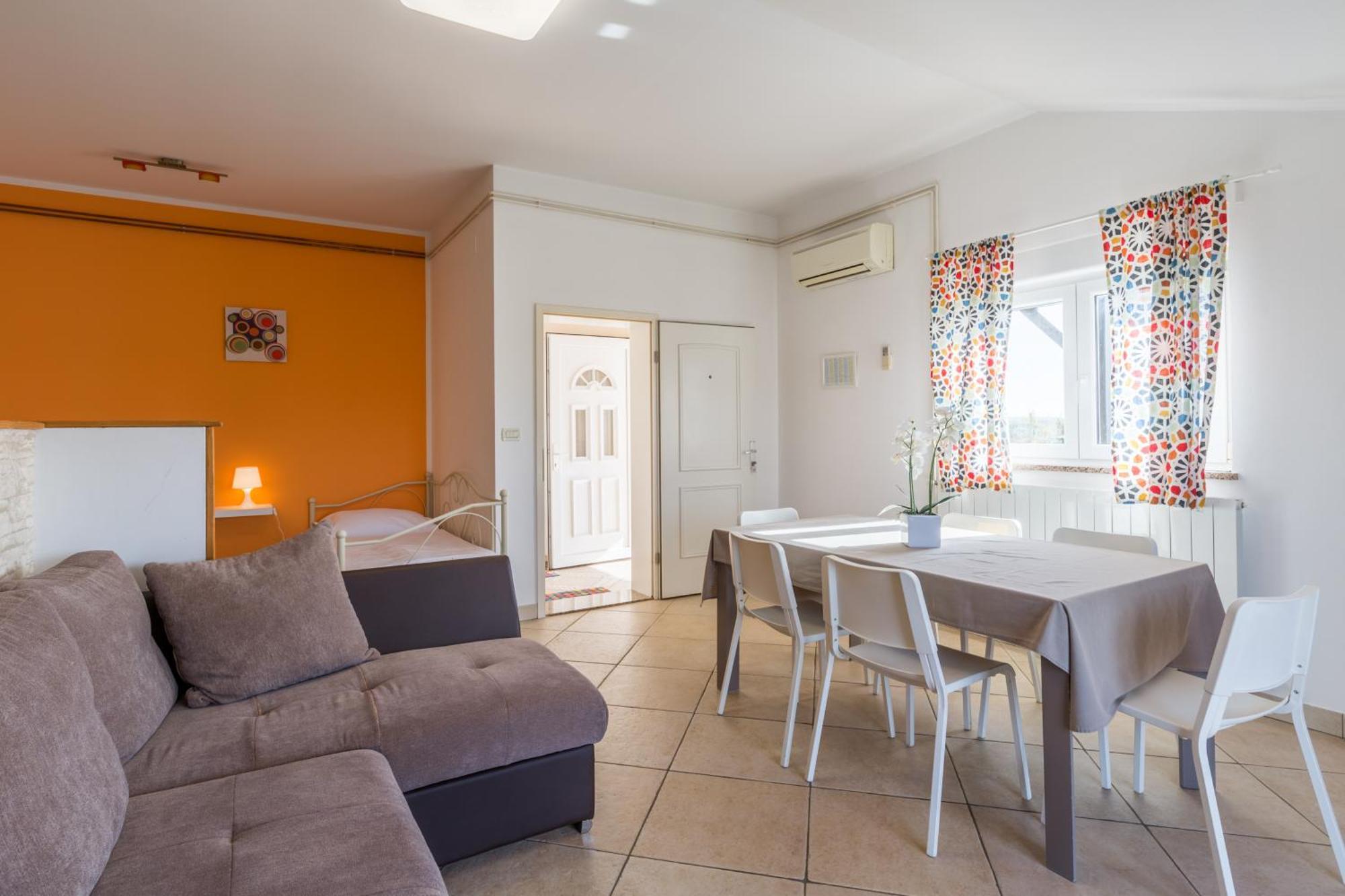 Trbovic Apartments Peaceful Stay With Free Parking, Pet-Friendly, And Bike Storage In أوماغ المظهر الخارجي الصورة