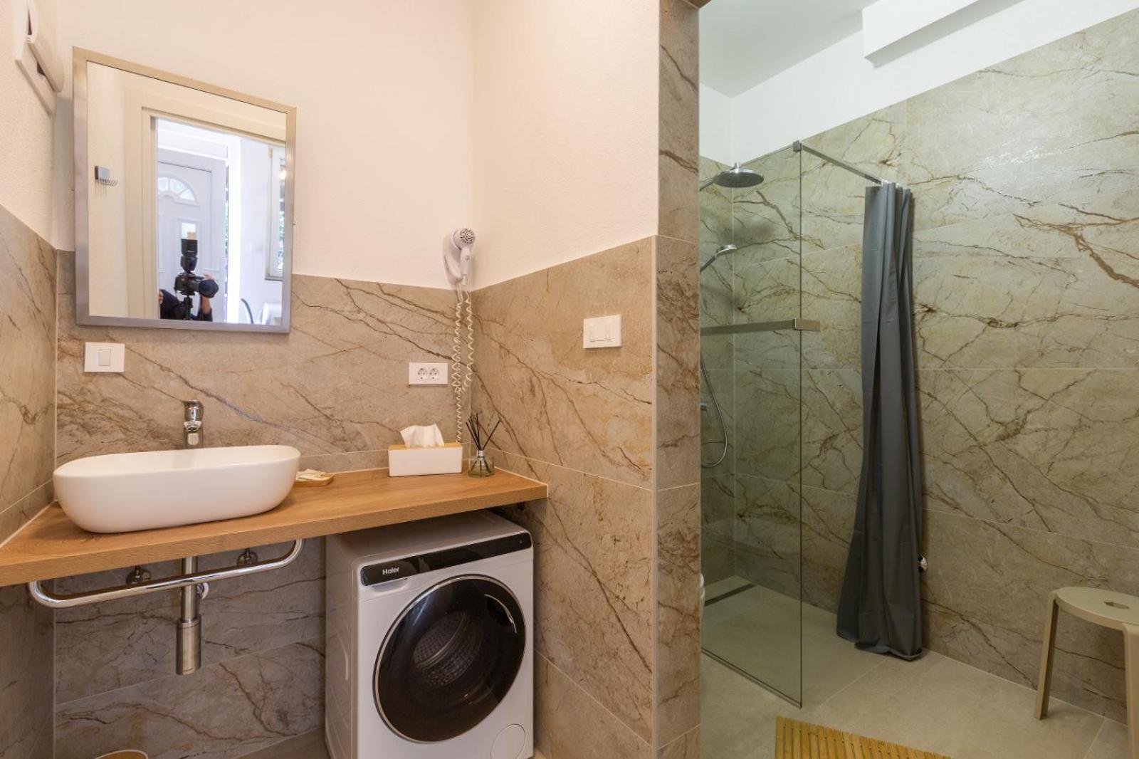 Trbovic Apartments Peaceful Stay With Free Parking, Pet-Friendly, And Bike Storage In أوماغ المظهر الخارجي الصورة